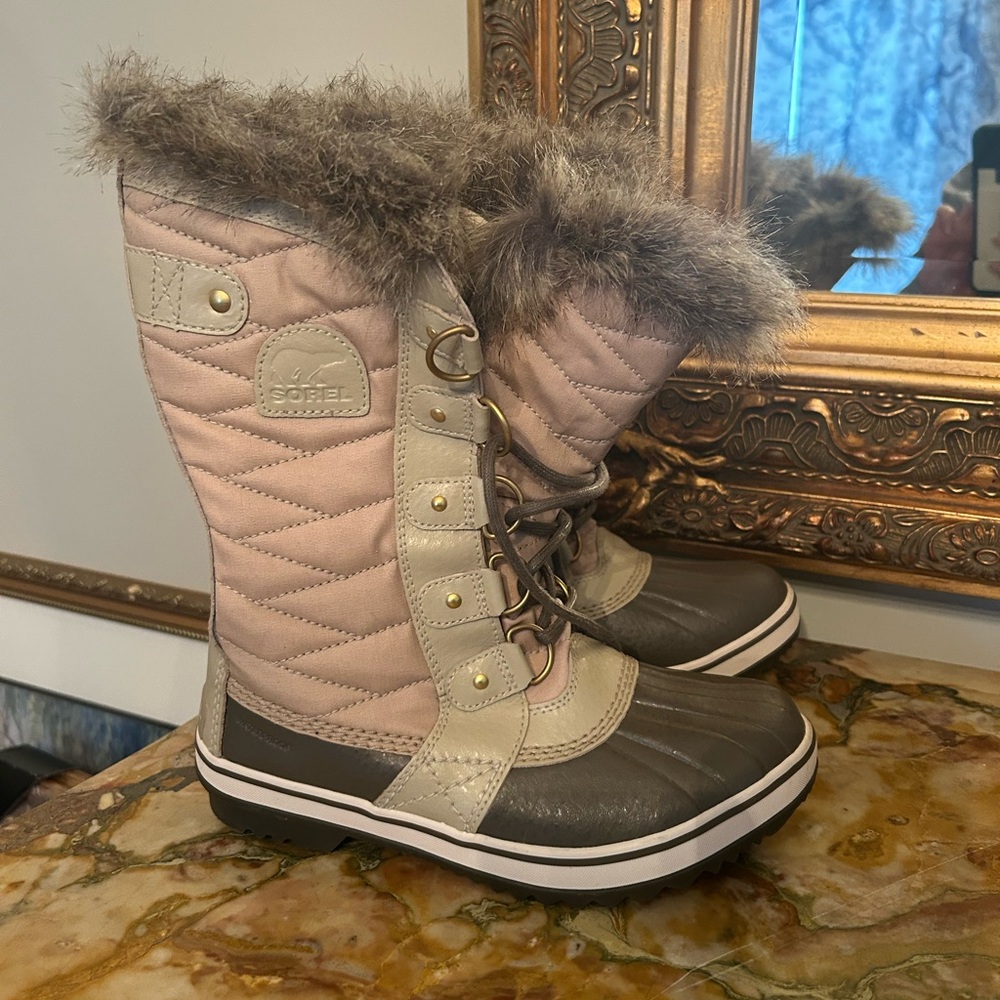 Sorel womens Quilted Winter Boots
